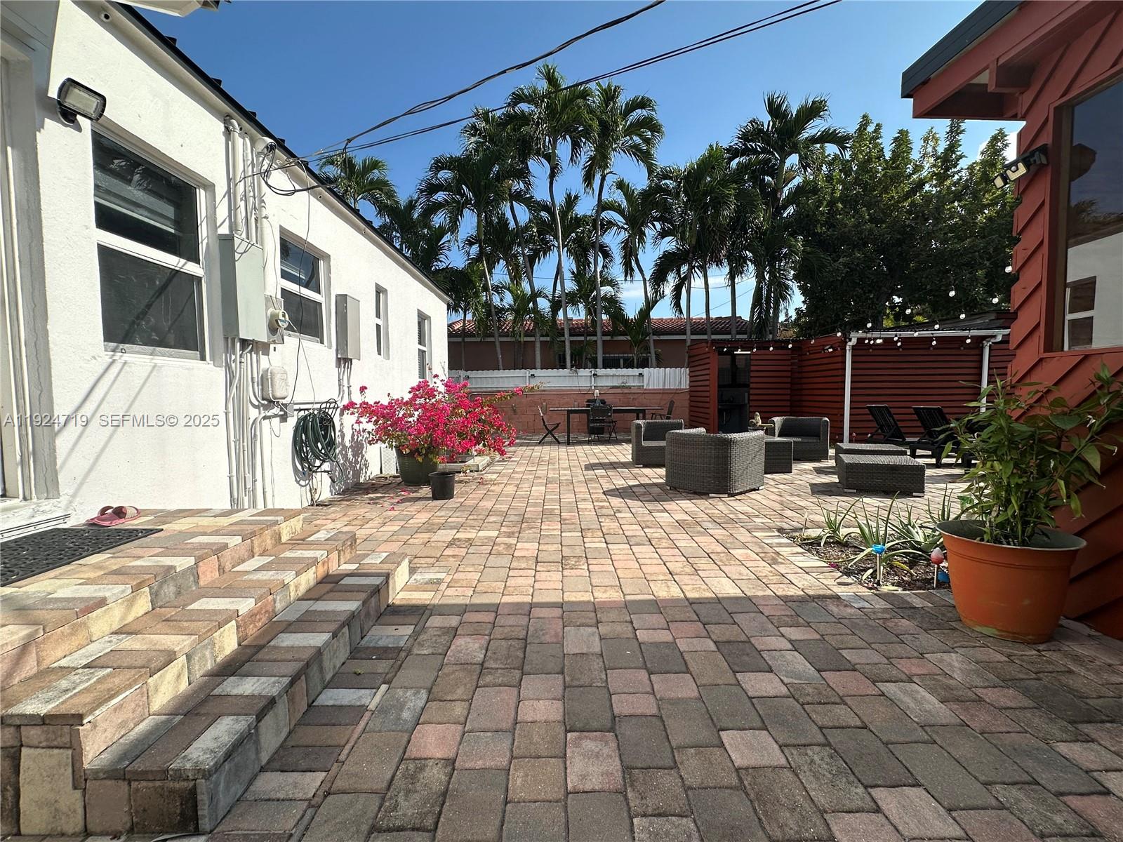 LE JEUNE MANORS - Residential