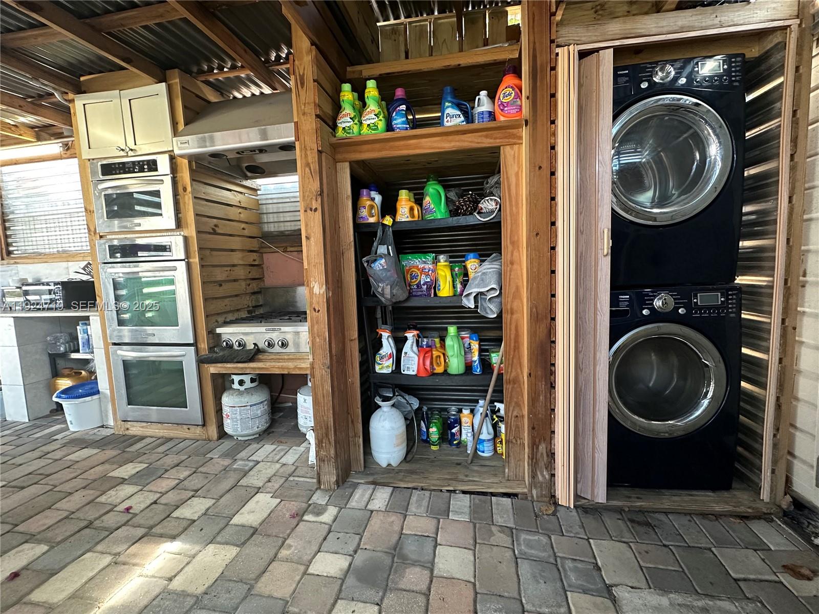 LE JEUNE MANORS - Residential