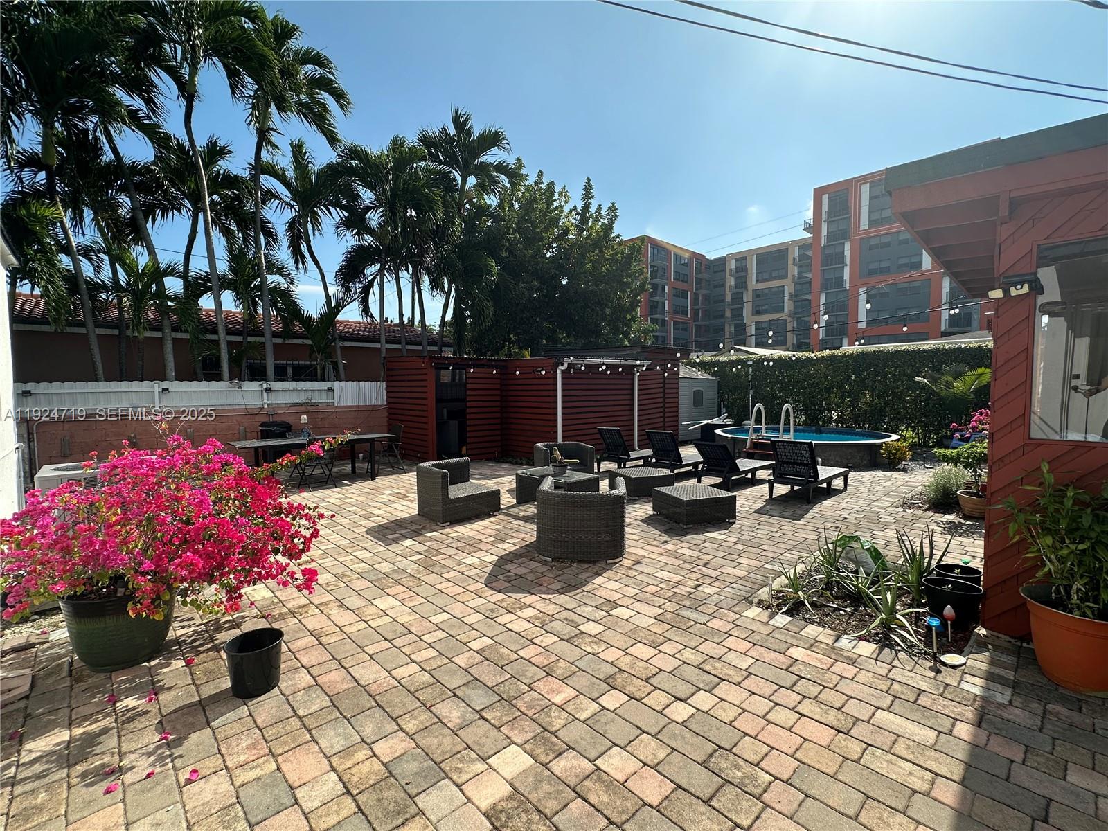 LE JEUNE MANORS - Residential