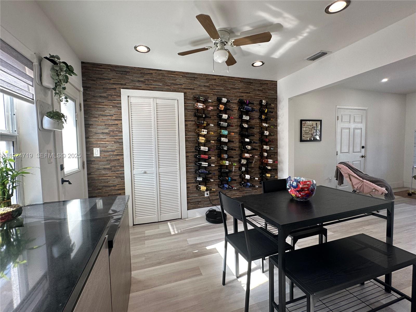 LE JEUNE MANORS - Residential