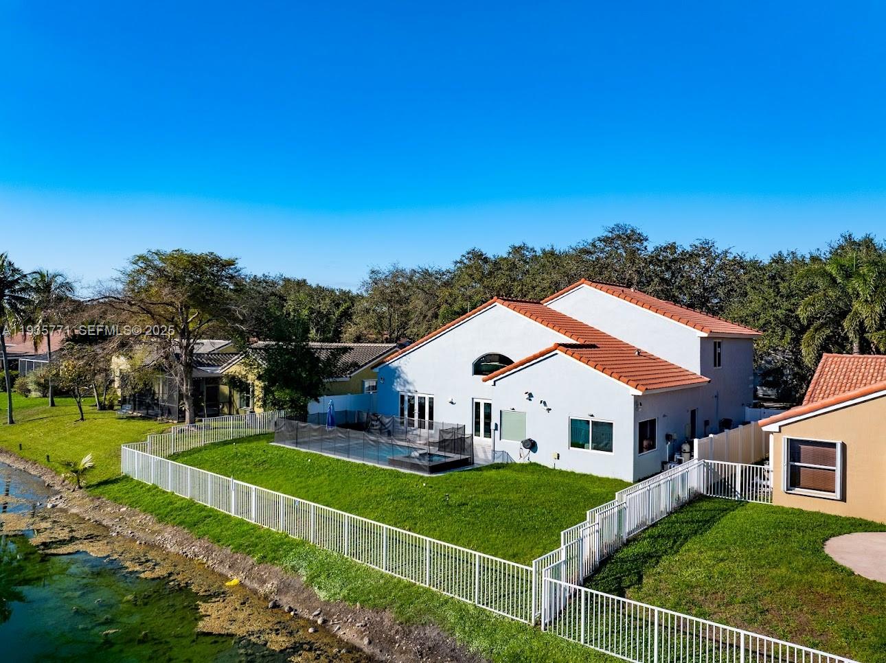 FLAMINGO ESTATES - Residential