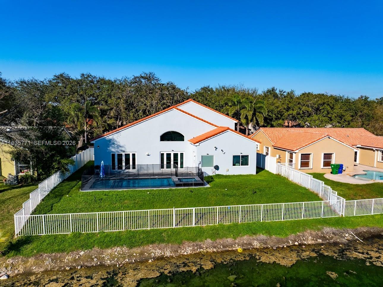 FLAMINGO ESTATES - Residential