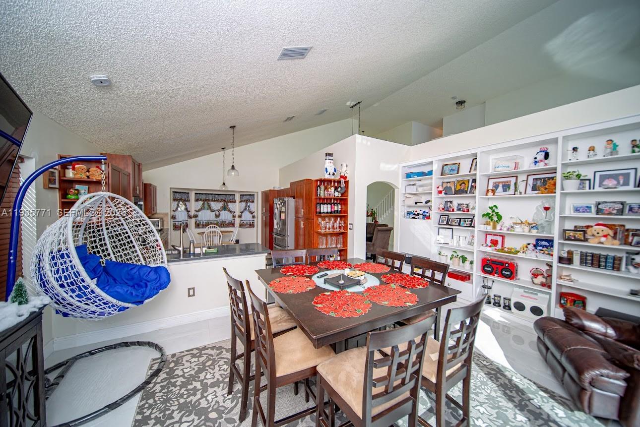 FLAMINGO ESTATES - Residential