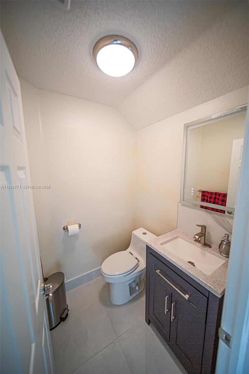 FLAMINGO ESTATES - Residential