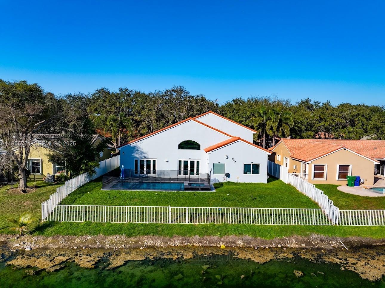 FLAMINGO ESTATES - Residential