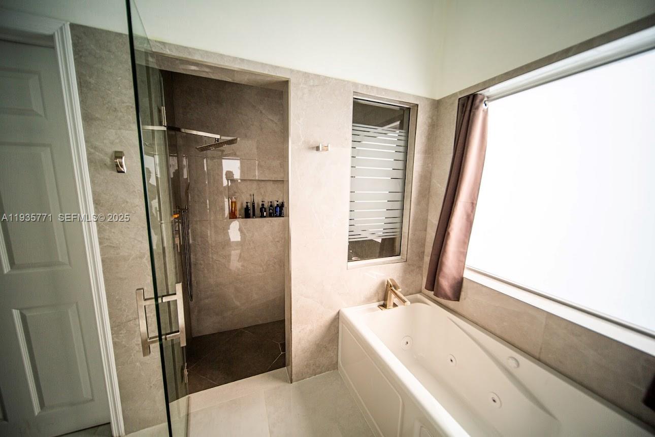 FLAMINGO ESTATES - Residential