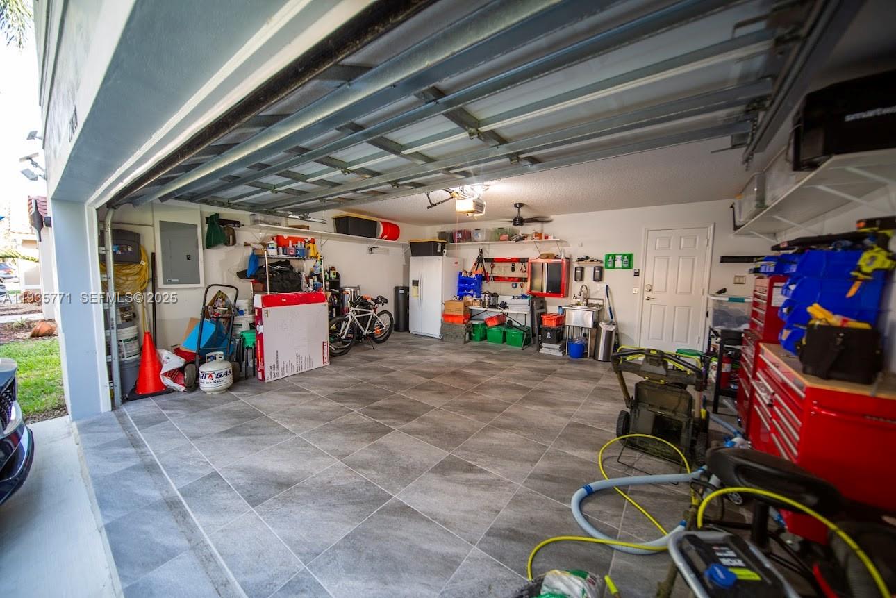 FLAMINGO ESTATES - Residential