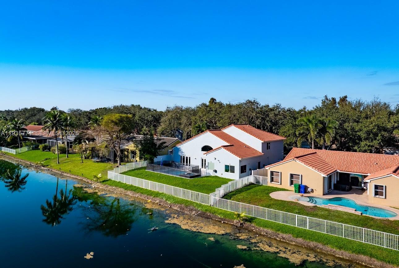 FLAMINGO ESTATES - Residential