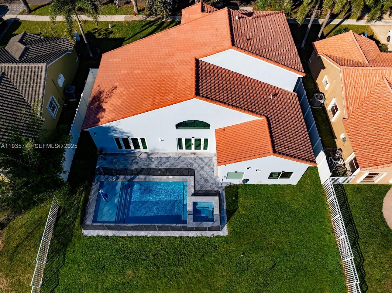 FLAMINGO ESTATES - Residential