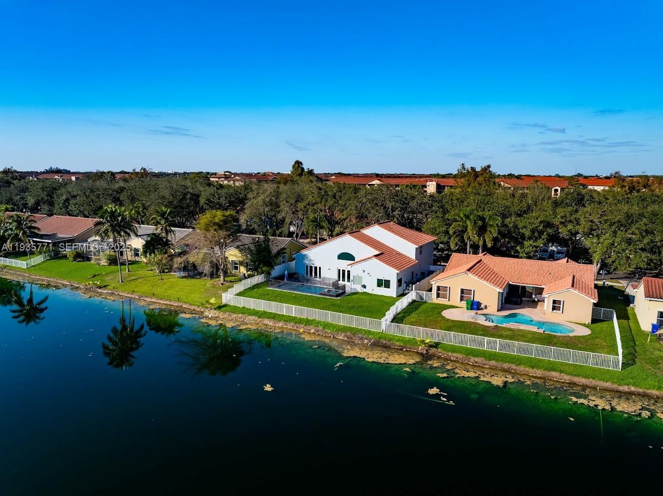 FLAMINGO ESTATES - Residential