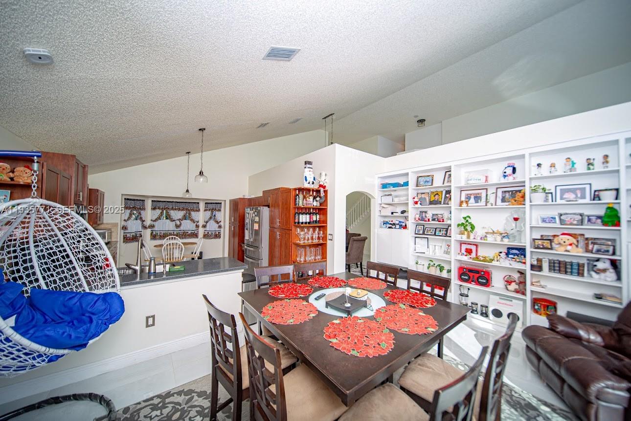 FLAMINGO ESTATES - Residential