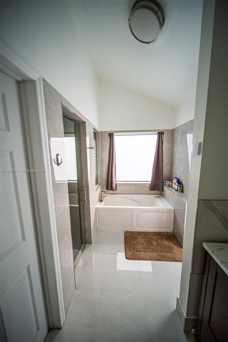 FLAMINGO ESTATES - Residential