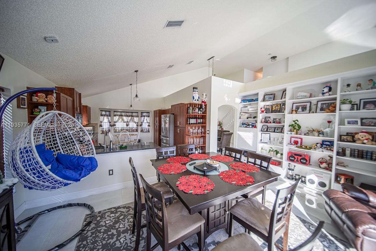 FLAMINGO ESTATES - Residential