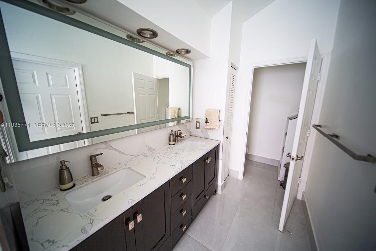 FLAMINGO ESTATES - Residential