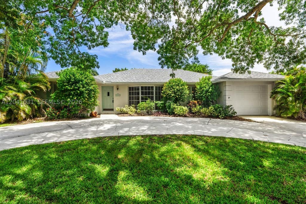 Photo of 4366 Althea Way, Palm Beach Gardens, FL 33410 (MLS # A12041031)