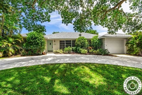 Photo of 4366 Althea Way, Palm Beach Gardens, FL 33410 (MLS # A12041031)