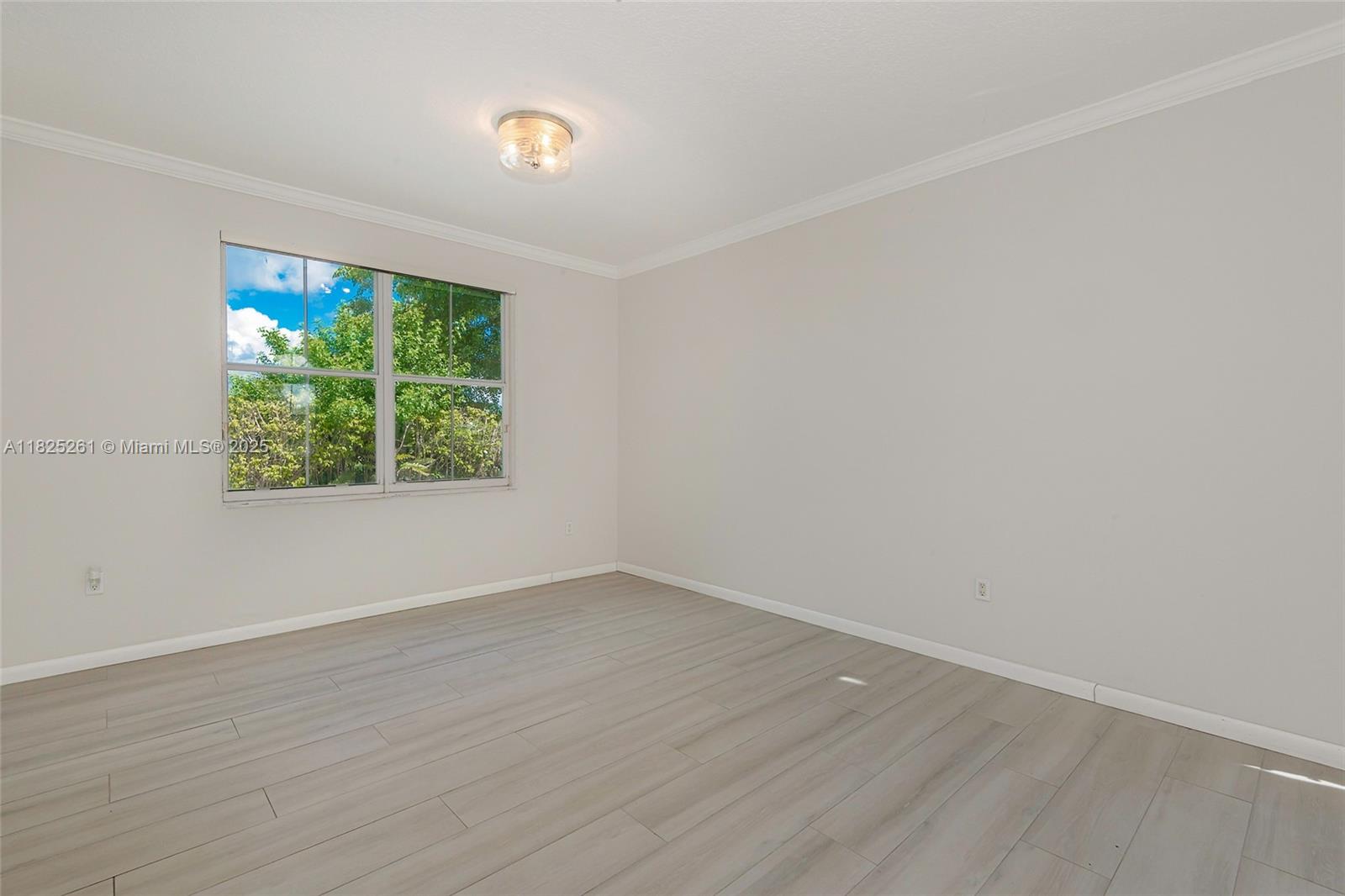 315 W Cypress Cove Cir, Davie, FL, 33325/$769,995 3 315 W Cypress Cove Cir