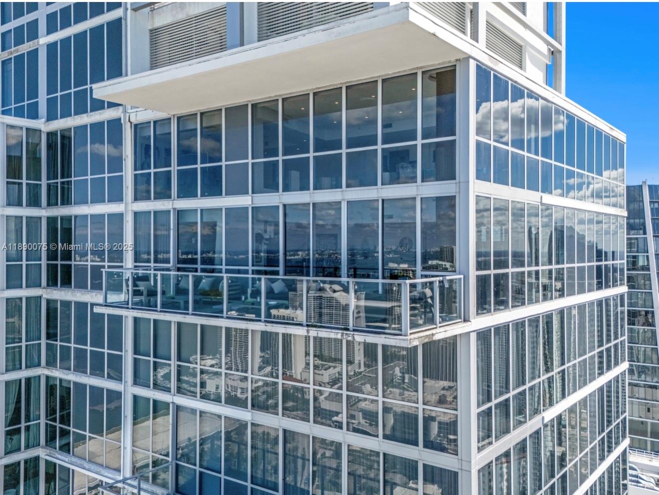 MARQUIS CONDO - Residential