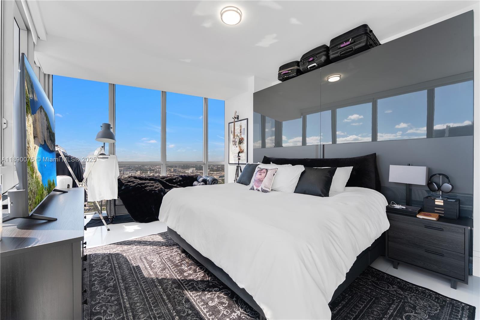 MARQUIS CONDO - Residential