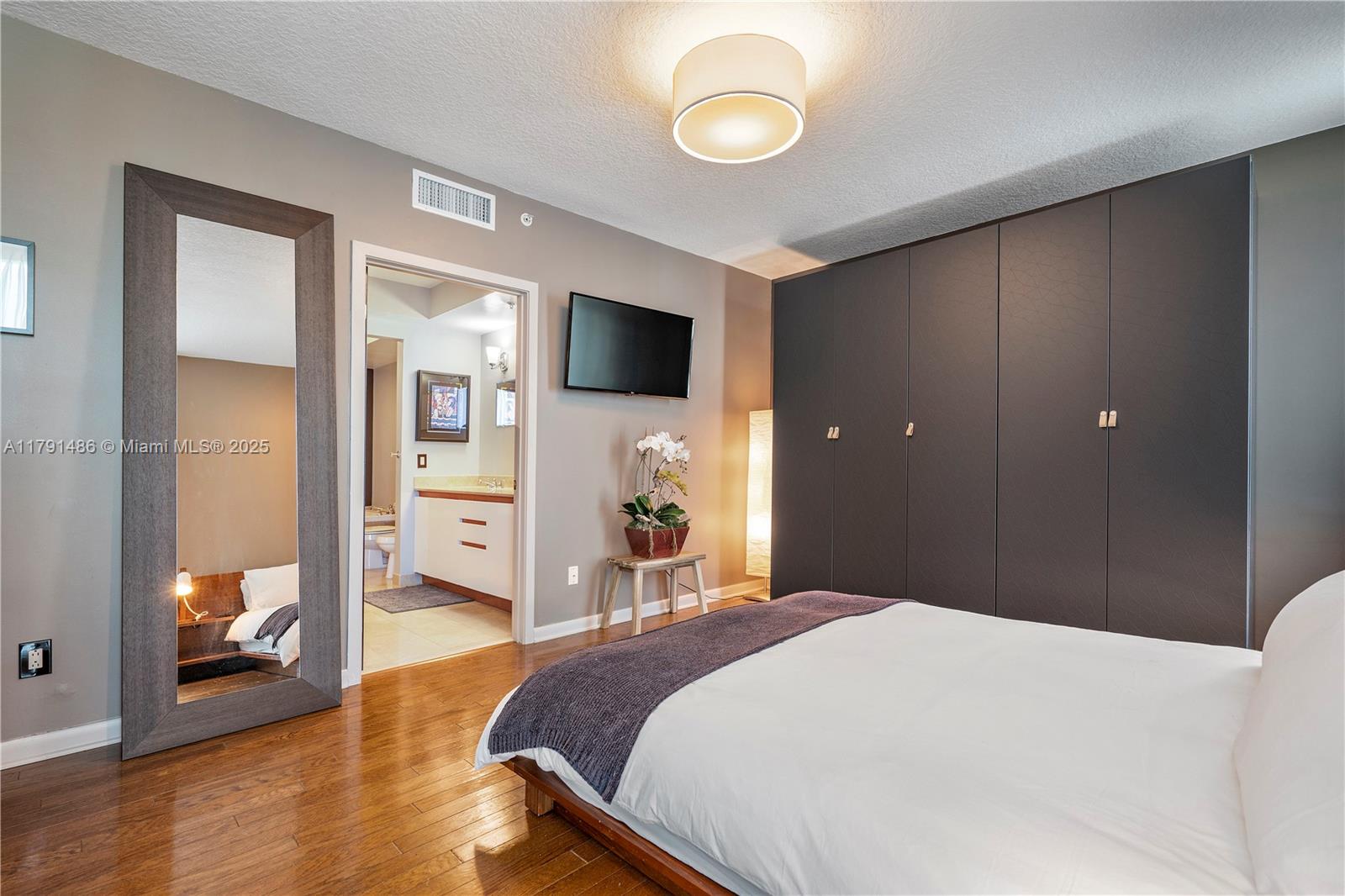 1500 OCEAN DRIVE CONDO - Residential Lease