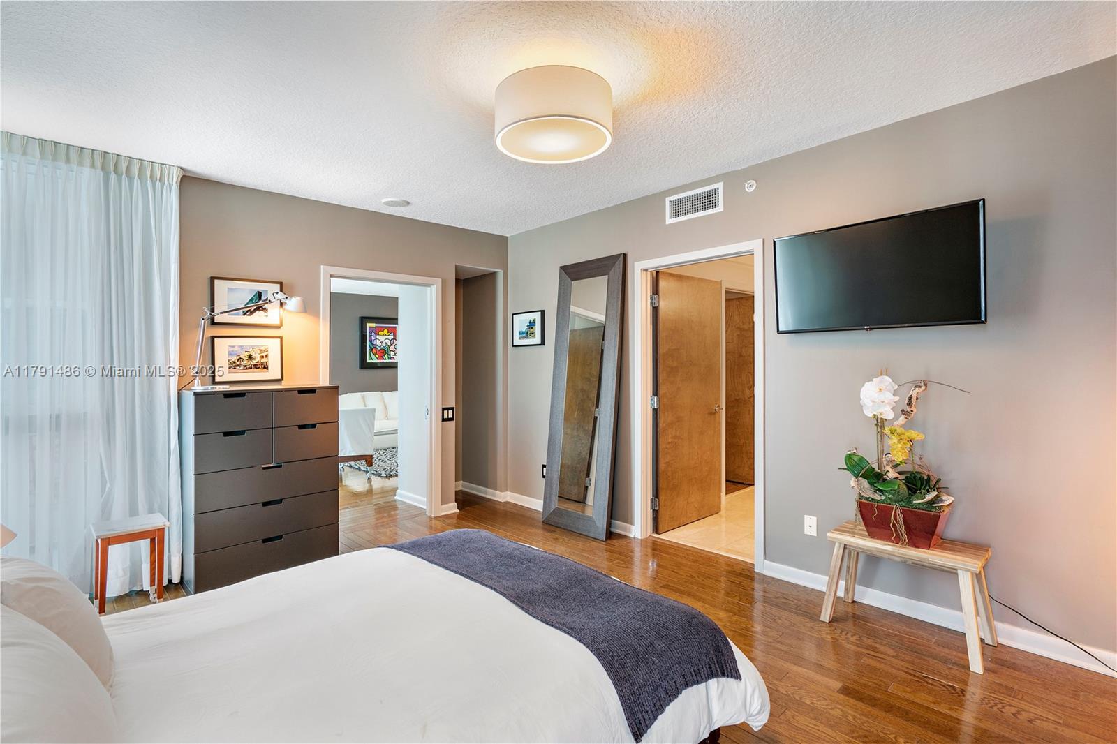 1500 OCEAN DRIVE CONDO - Residential Lease