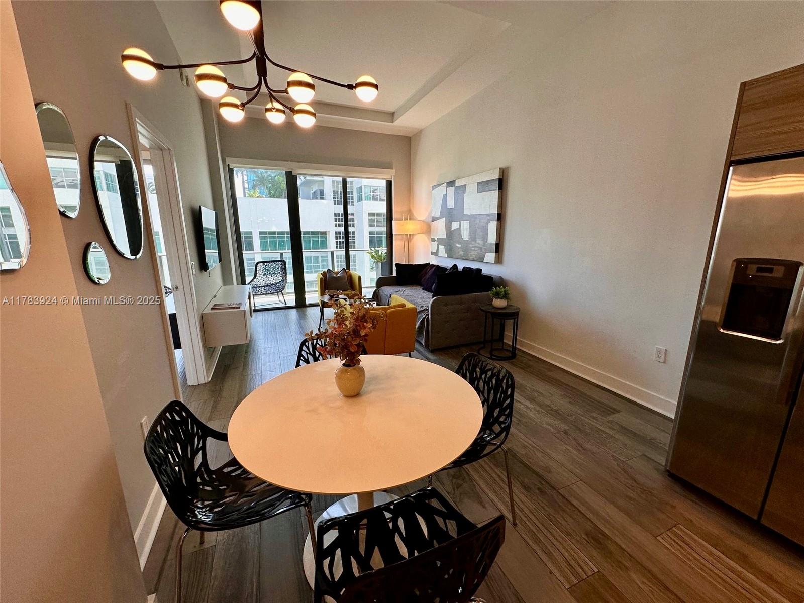 121 NE 34th St L602