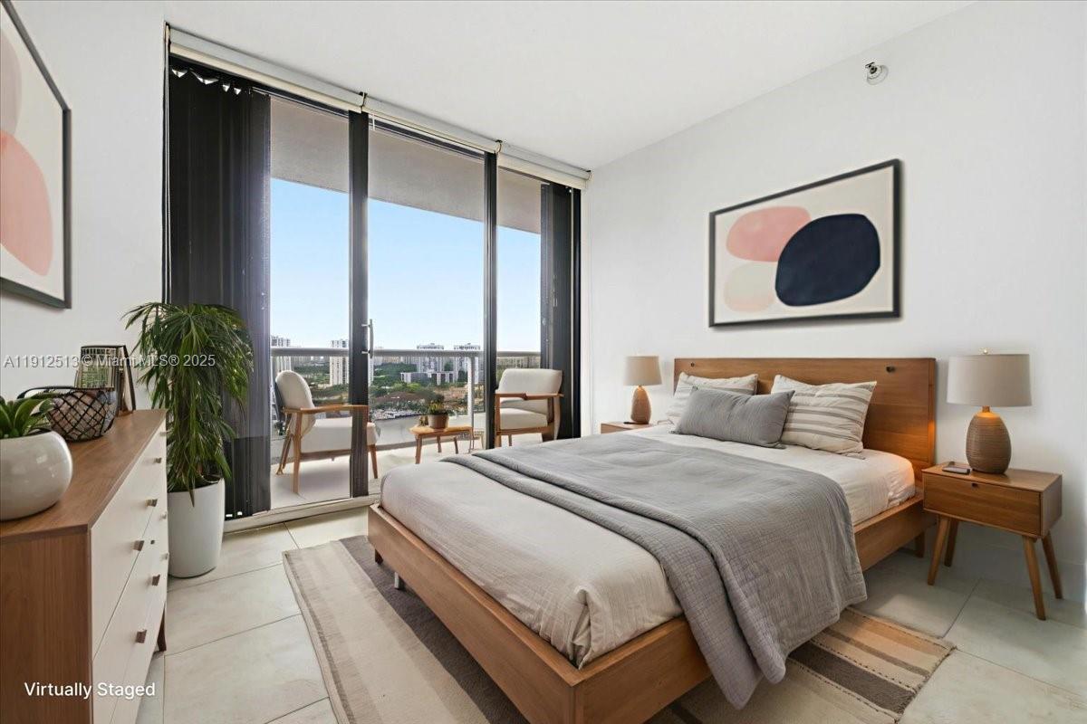 HARBORSIDE AT THE WATERWA - Residential