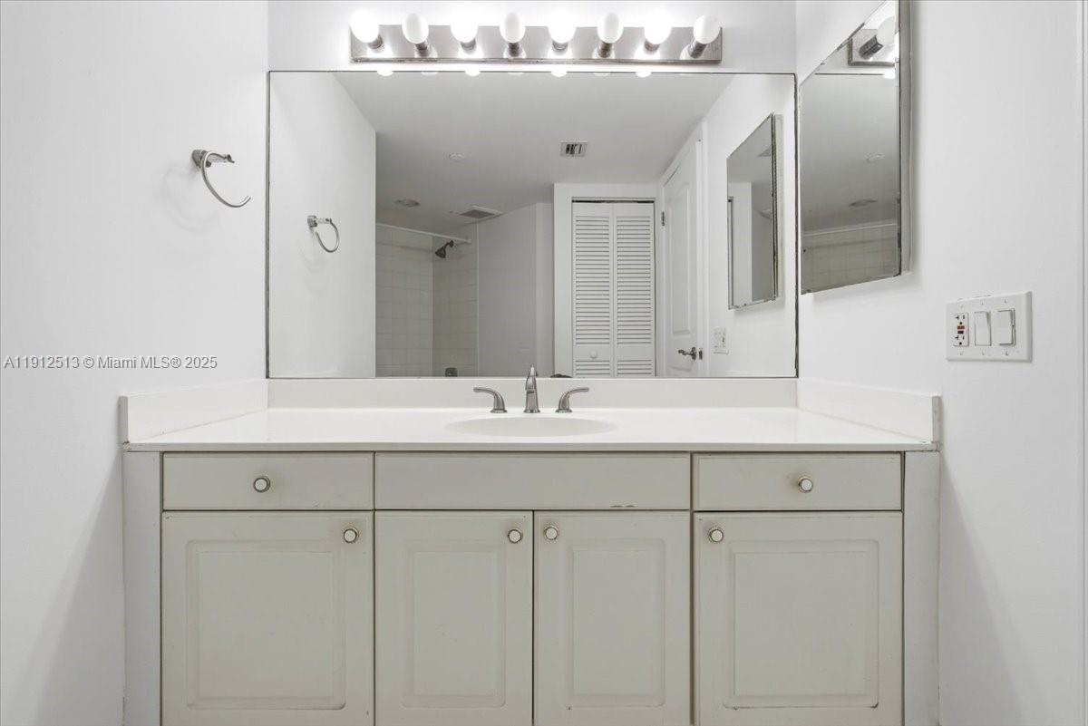 HARBORSIDE AT THE WATERWA - Residential