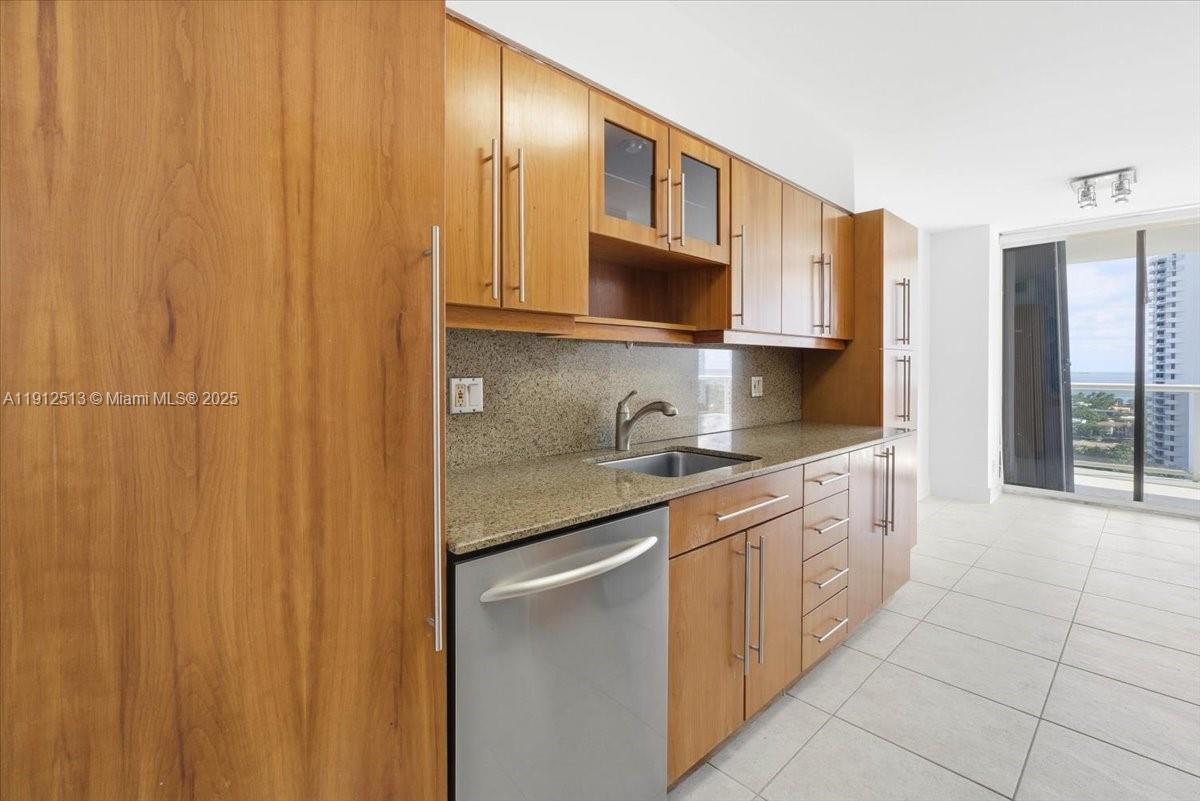 HARBORSIDE AT THE WATERWA - Residential