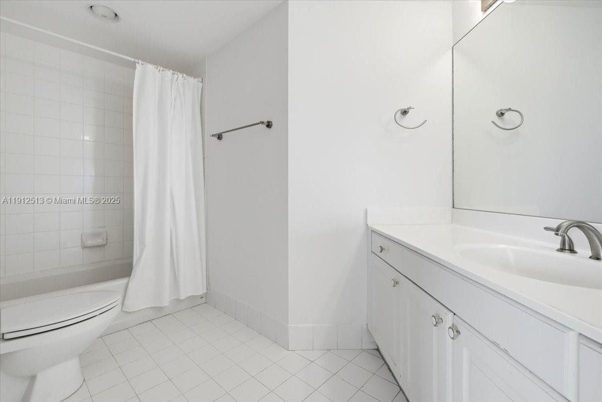 HARBORSIDE AT THE WATERWA - Residential