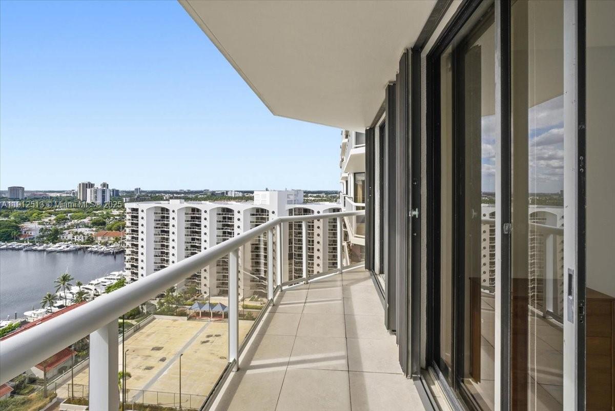 HARBORSIDE AT THE WATERWA - Residential