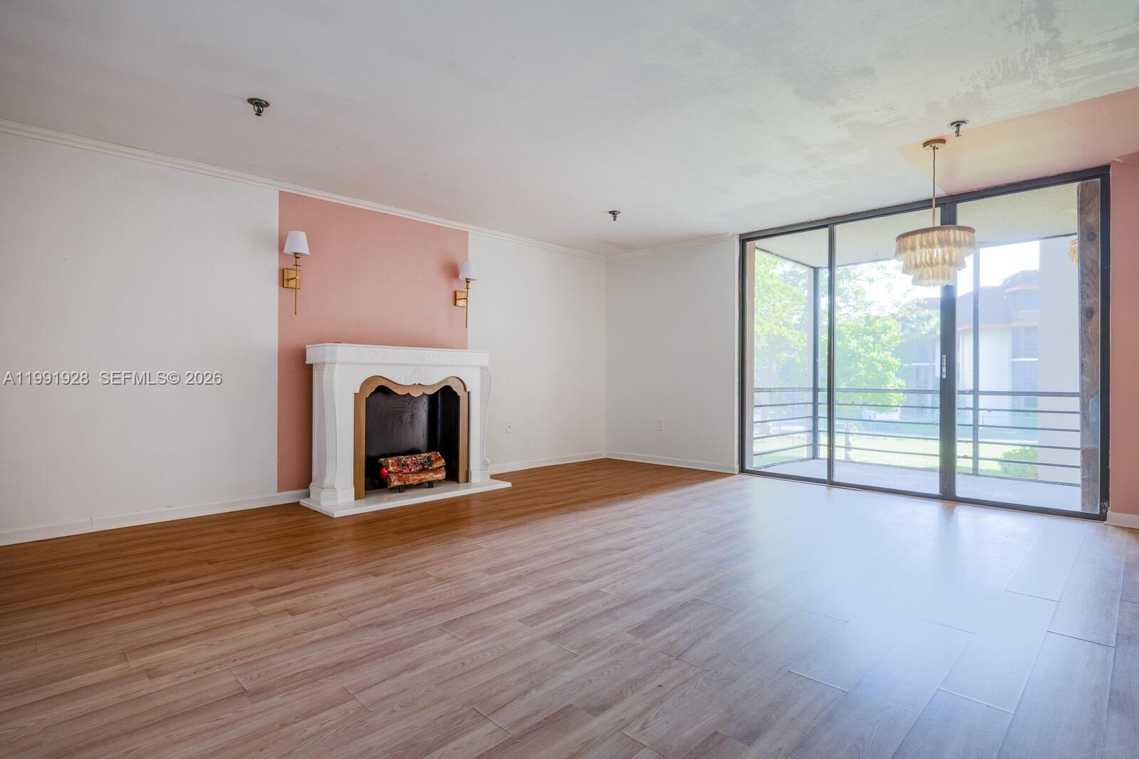 COCO WOOD CONDO - Residential