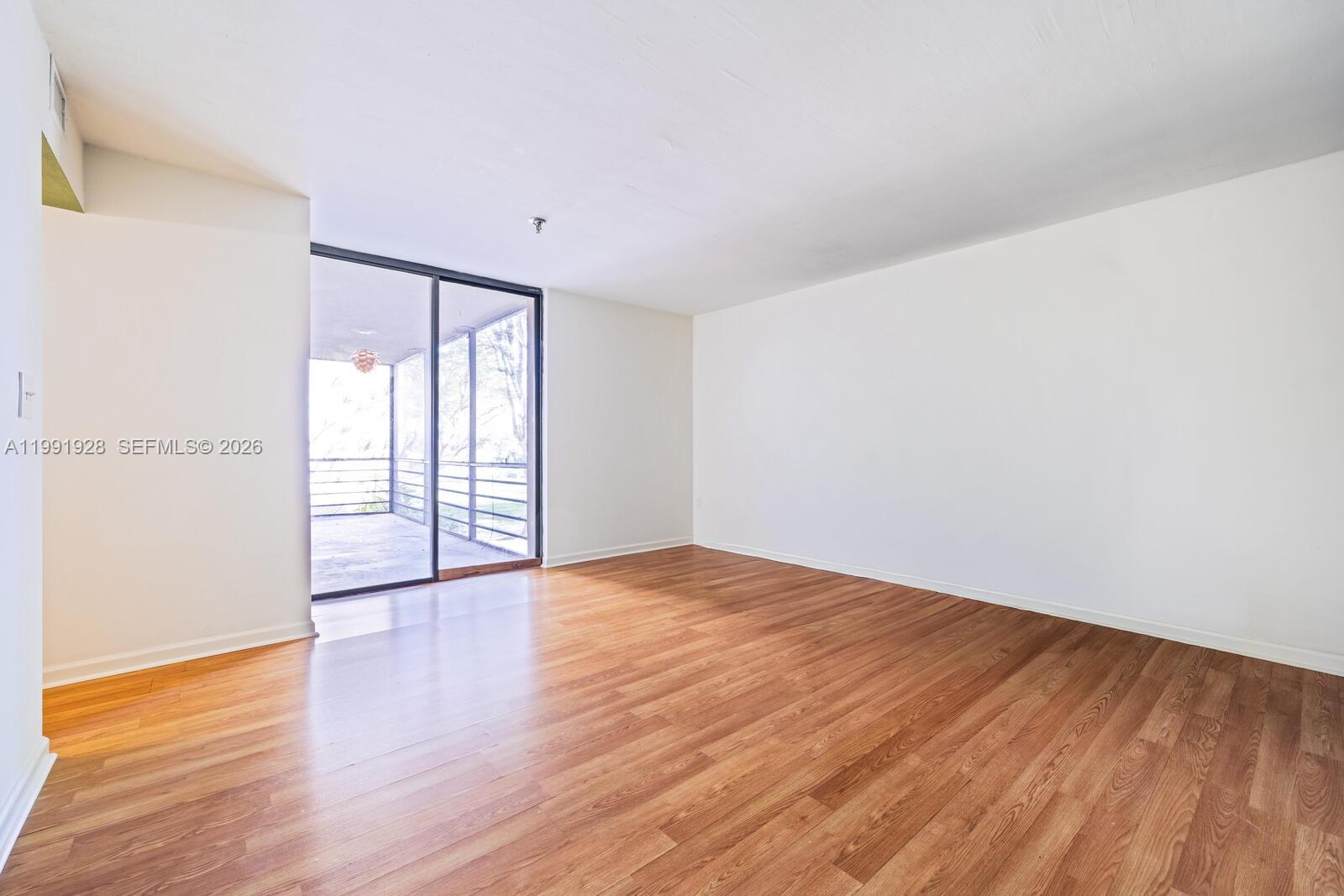 COCO WOOD CONDO - Residential