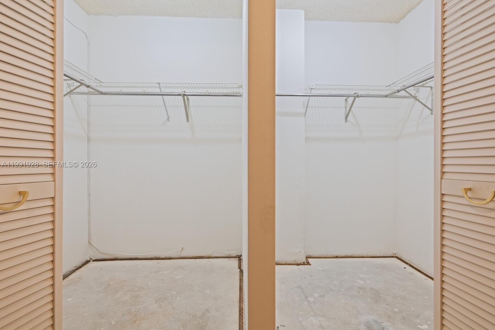 COCO WOOD CONDO - Residential