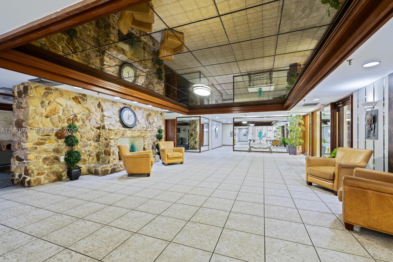 COCO WOOD CONDO - Residential