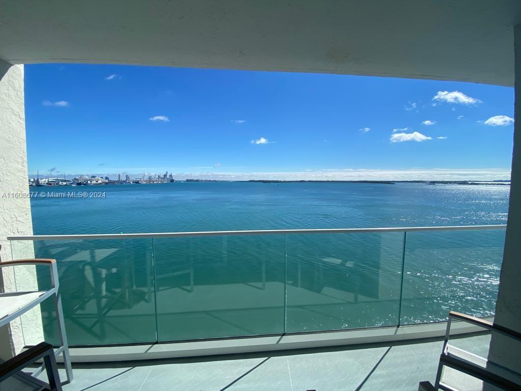 Amazing direct water views from all rooms in this 2 bedroom, 2 bathroom Furnished unit at Saint Louis Condominium in the exclusive Brickell Key. Full amenities include, gym, pool, lounge, concierge. Wood flooring, freshly painted, granite countertops, blinds, washer and dryer inside the unit. 2 parking assigned. 24 hr security guard. Building has been completely renovated.
