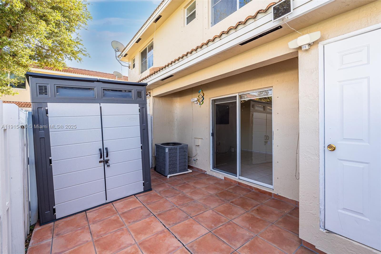 KENDALE LAKES NORTH SEC 9 - Residential Lease