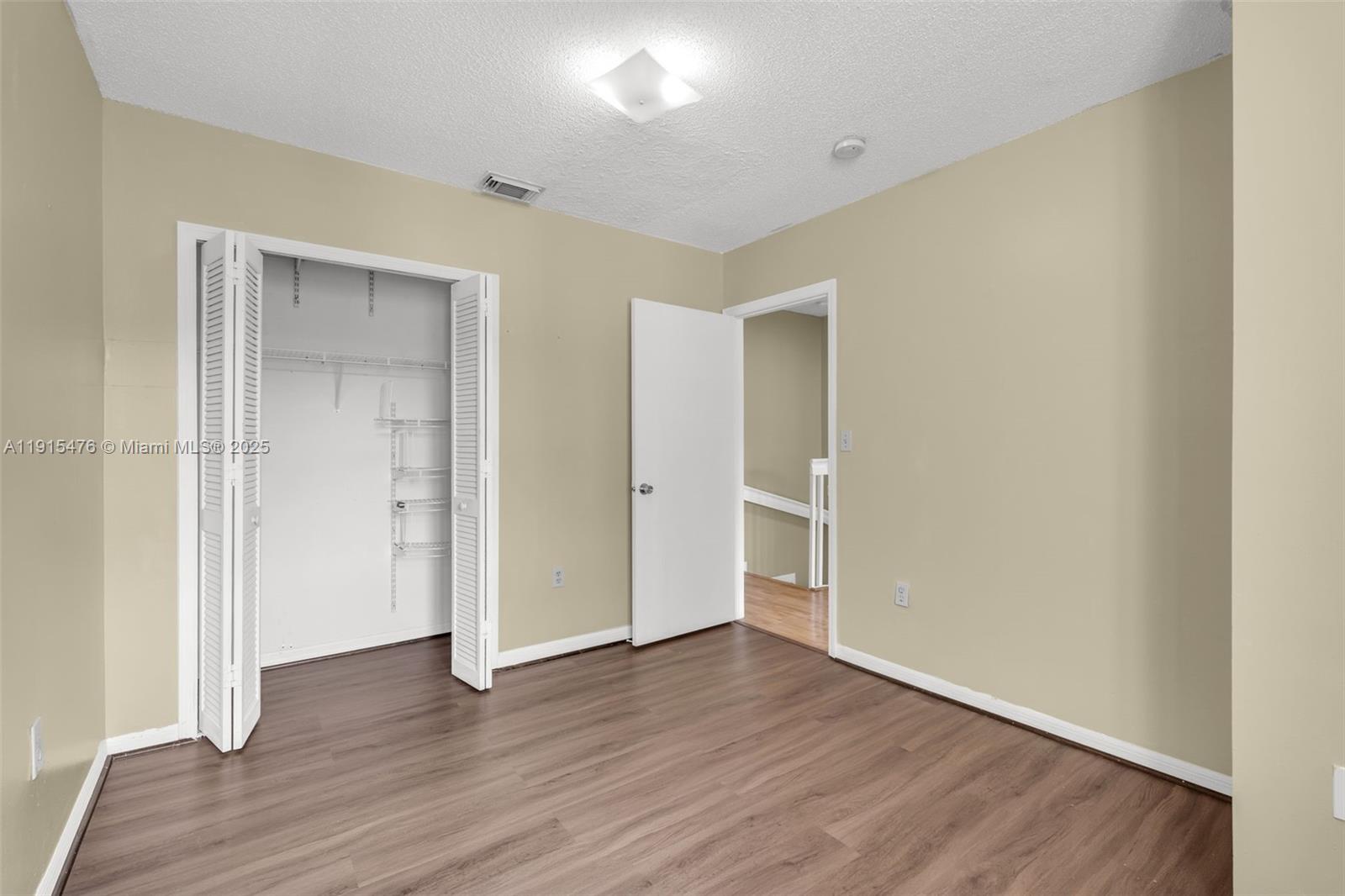 KENDALE LAKES NORTH SEC 9 - Residential Lease