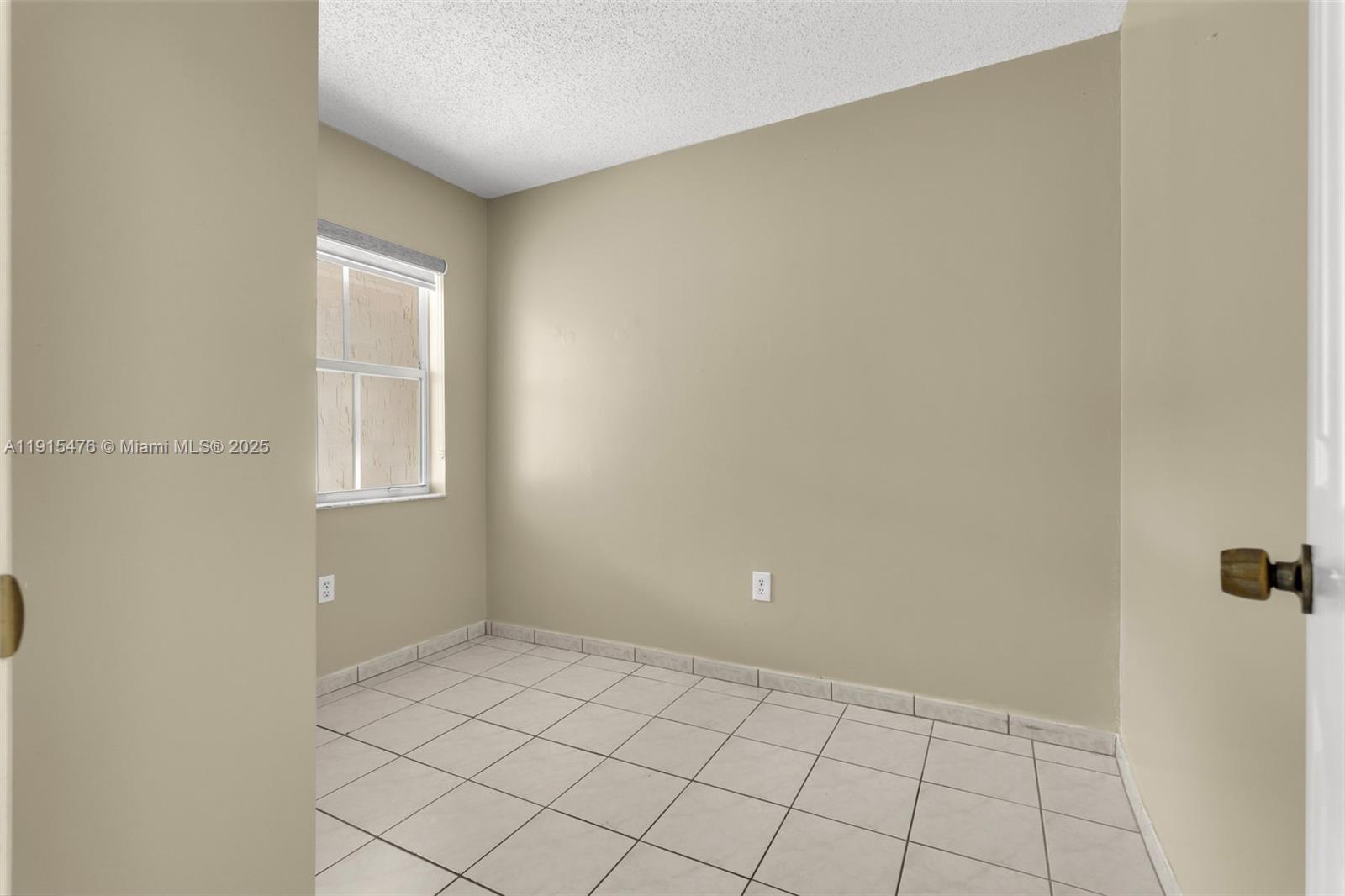 KENDALE LAKES NORTH SEC 9 - Residential Lease