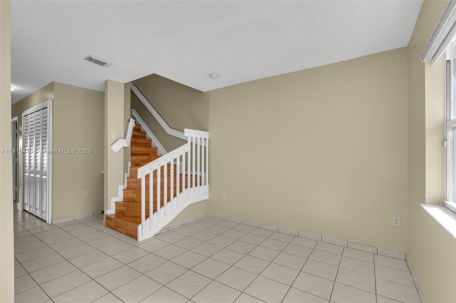 KENDALE LAKES NORTH SEC 9 - Residential Lease