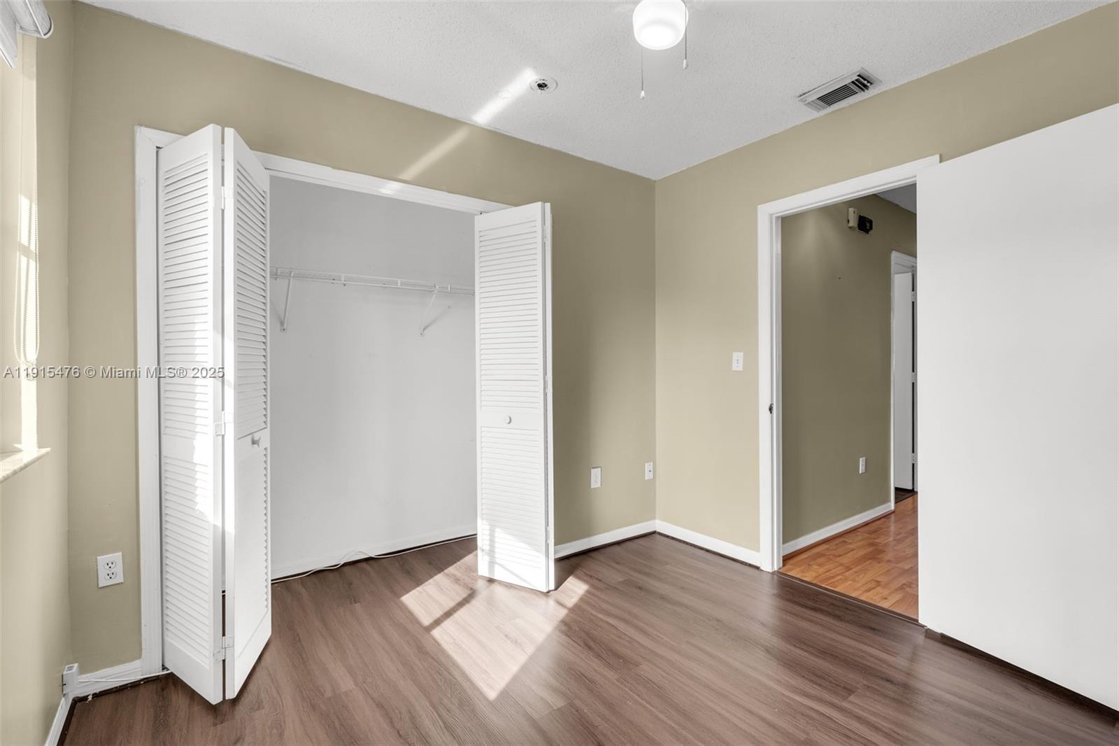 KENDALE LAKES NORTH SEC 9 - Residential Lease