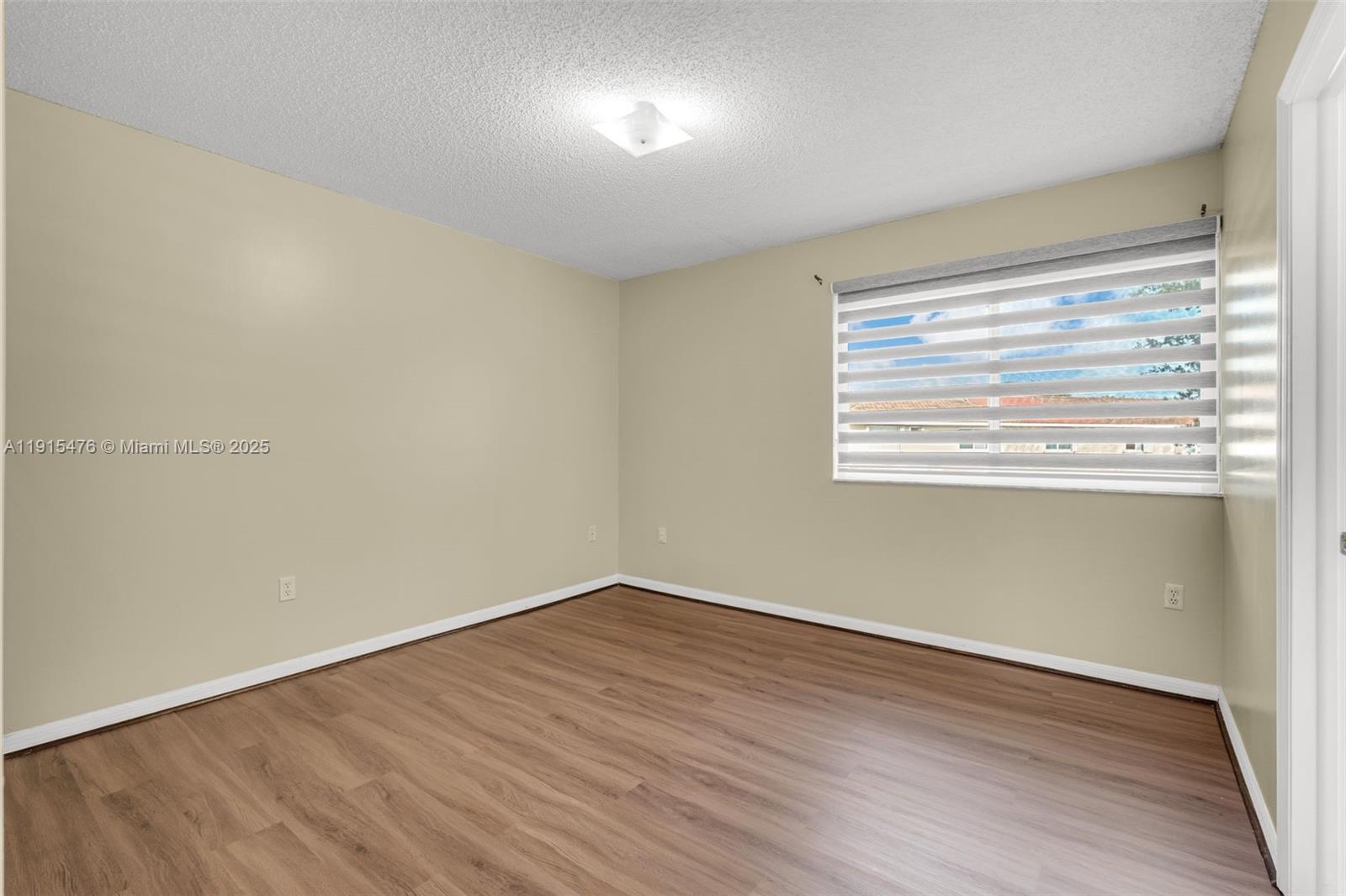 KENDALE LAKES NORTH SEC 9 - Residential Lease