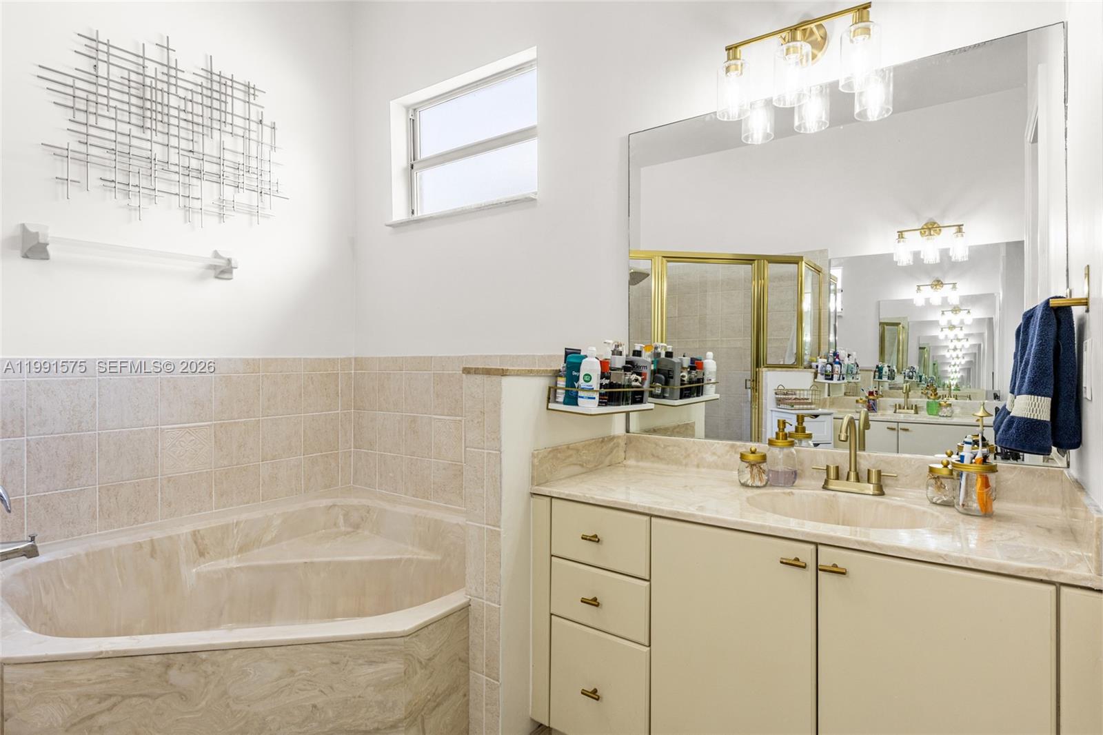 KEYS-GATE NO 3 - Residential