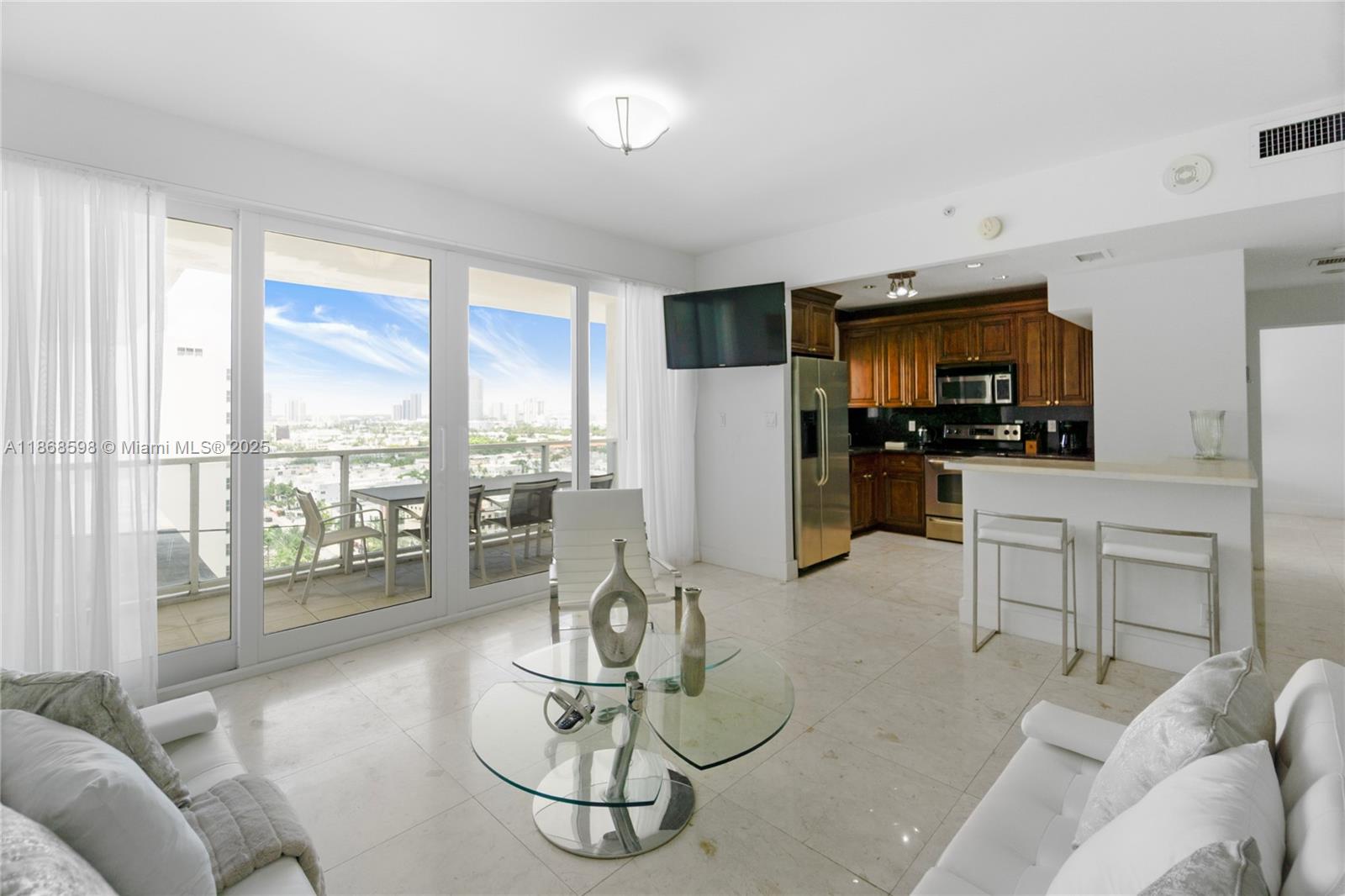 100 Lincoln Rd PH14