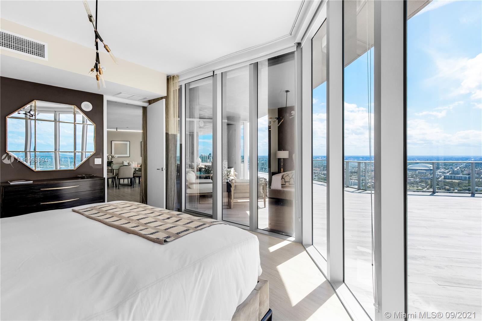 PARAMOUNT MIAMI WORLDCENT - Residential