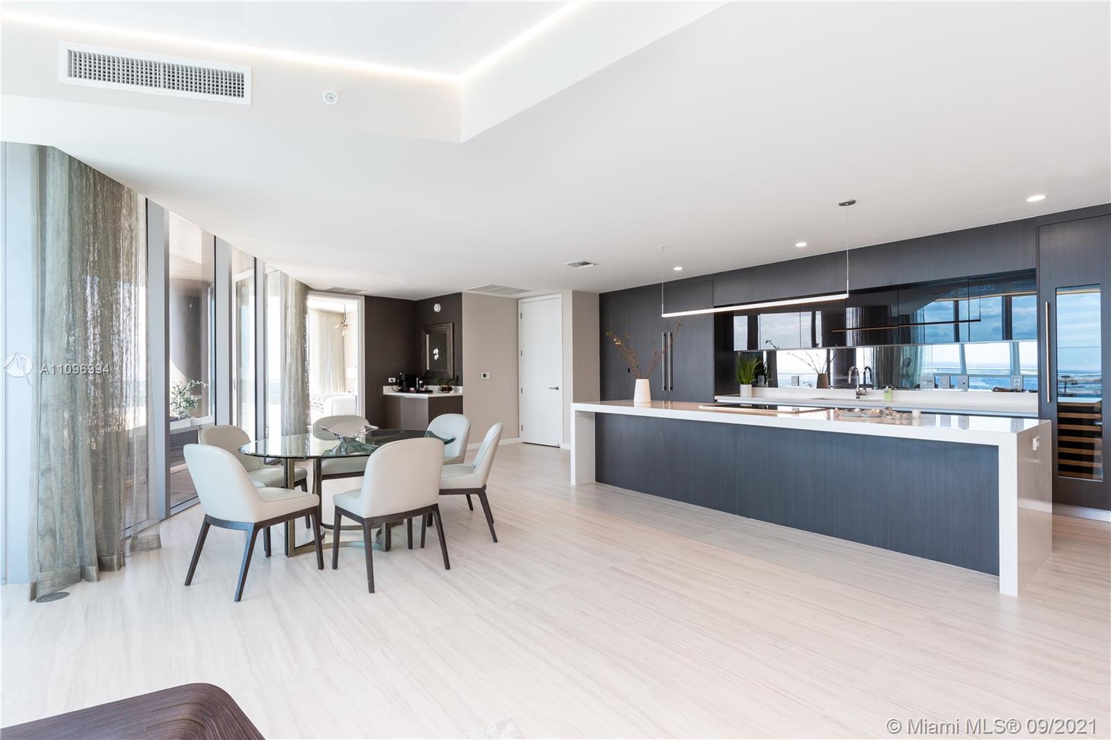 PARAMOUNT MIAMI WORLDCENT - Residential