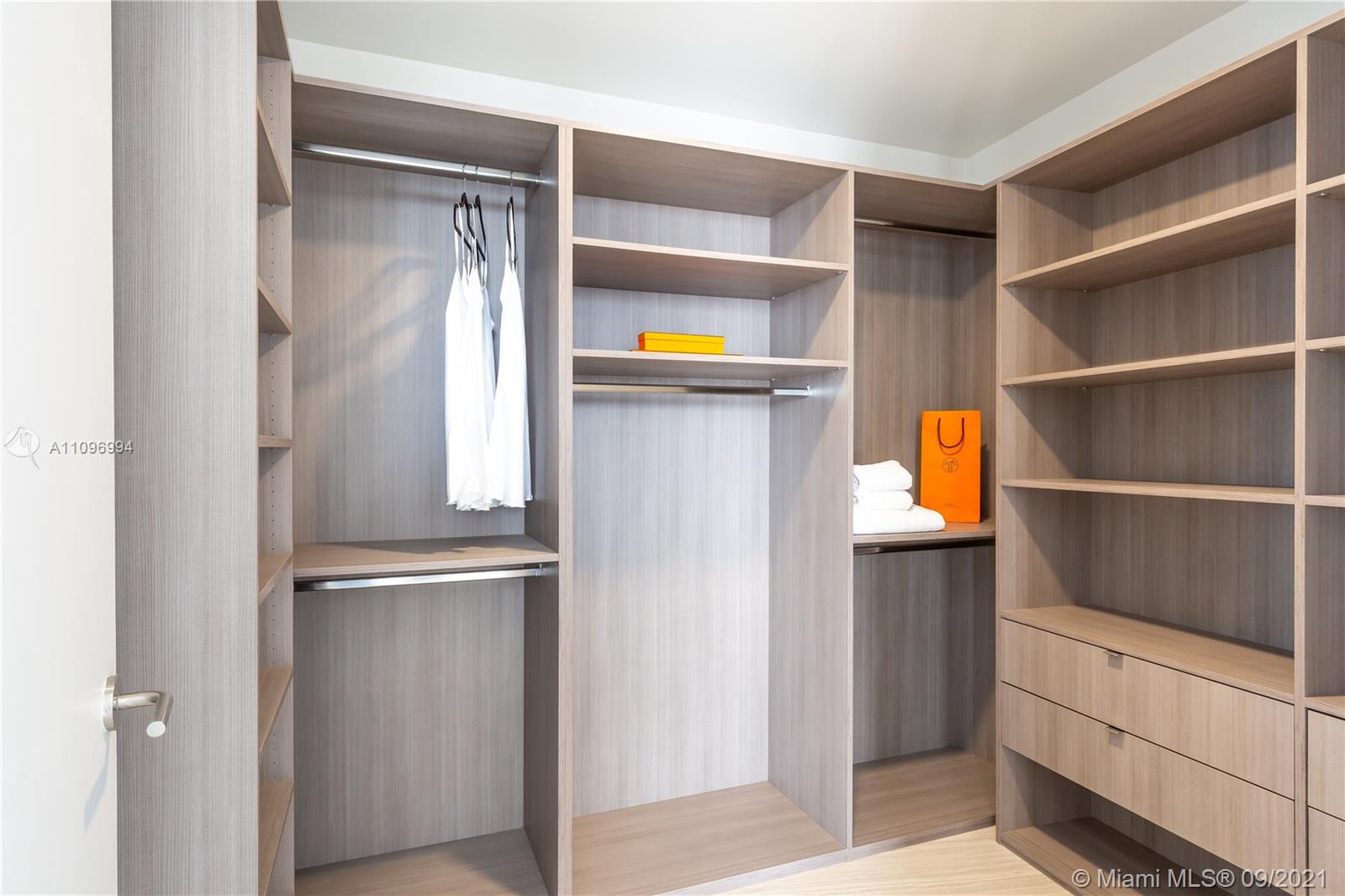 PARAMOUNT MIAMI WORLDCENT - Residential