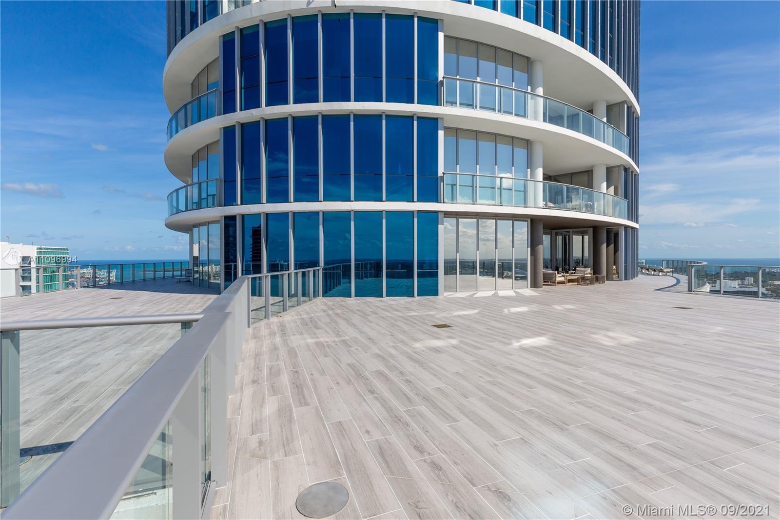 PARAMOUNT MIAMI WORLDCENT - Residential