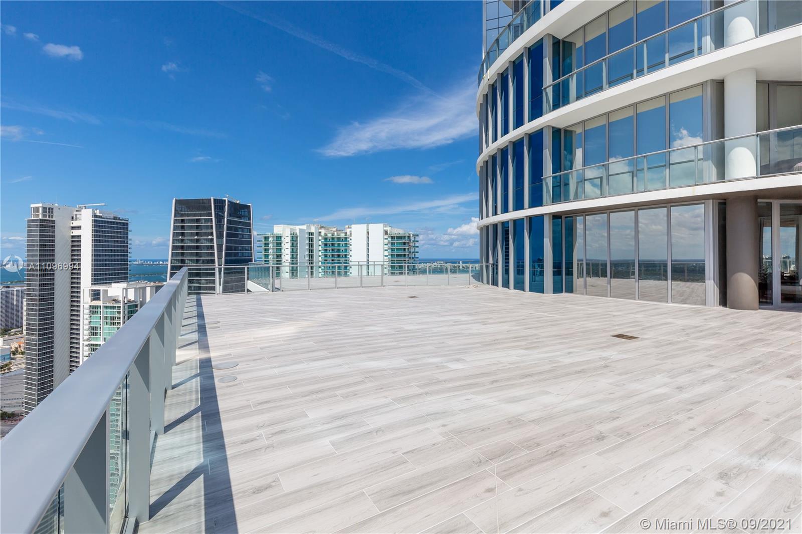 PARAMOUNT MIAMI WORLDCENT - Residential