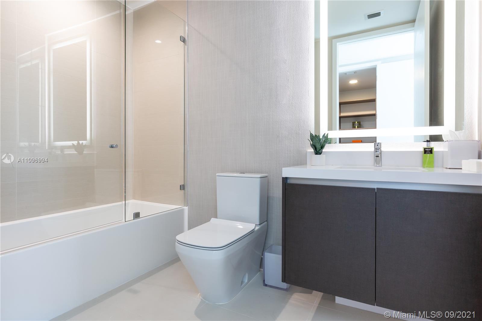 PARAMOUNT MIAMI WORLDCENT - Residential